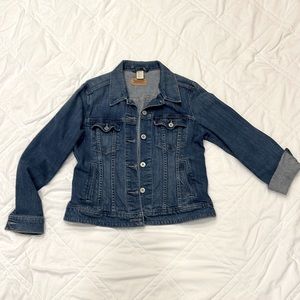 The epitome of Western wear! Jean jacket